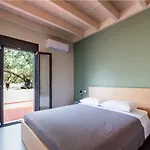 Olive Grove House 酒店 4*