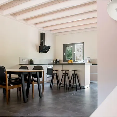 Olive Grove House 阿尔戈斯托利翁