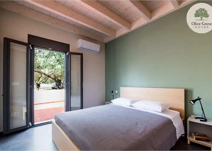 Olive Grove House Hotell 4*