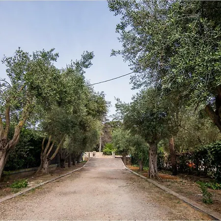 Olive Grove House أرغوستولي