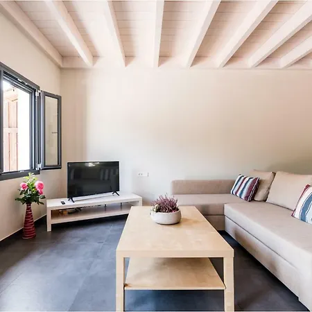 Holiday home Olive Grove House *